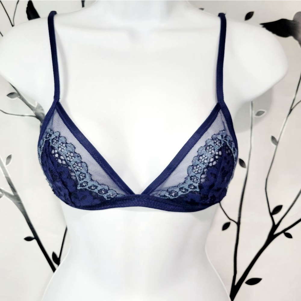 Victoria's Secret Blue Lace Bralette XS - Picture 4 of 7